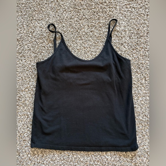 GAP black adjustable strap tank - Picture 1 of 4